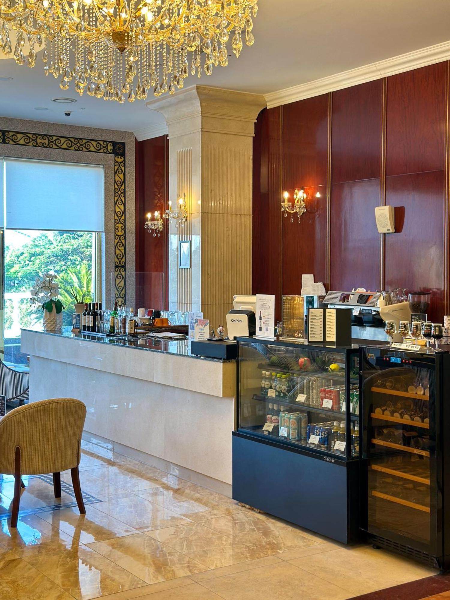 Goldone Hotel & Suites Seogwipo Extérieur photo