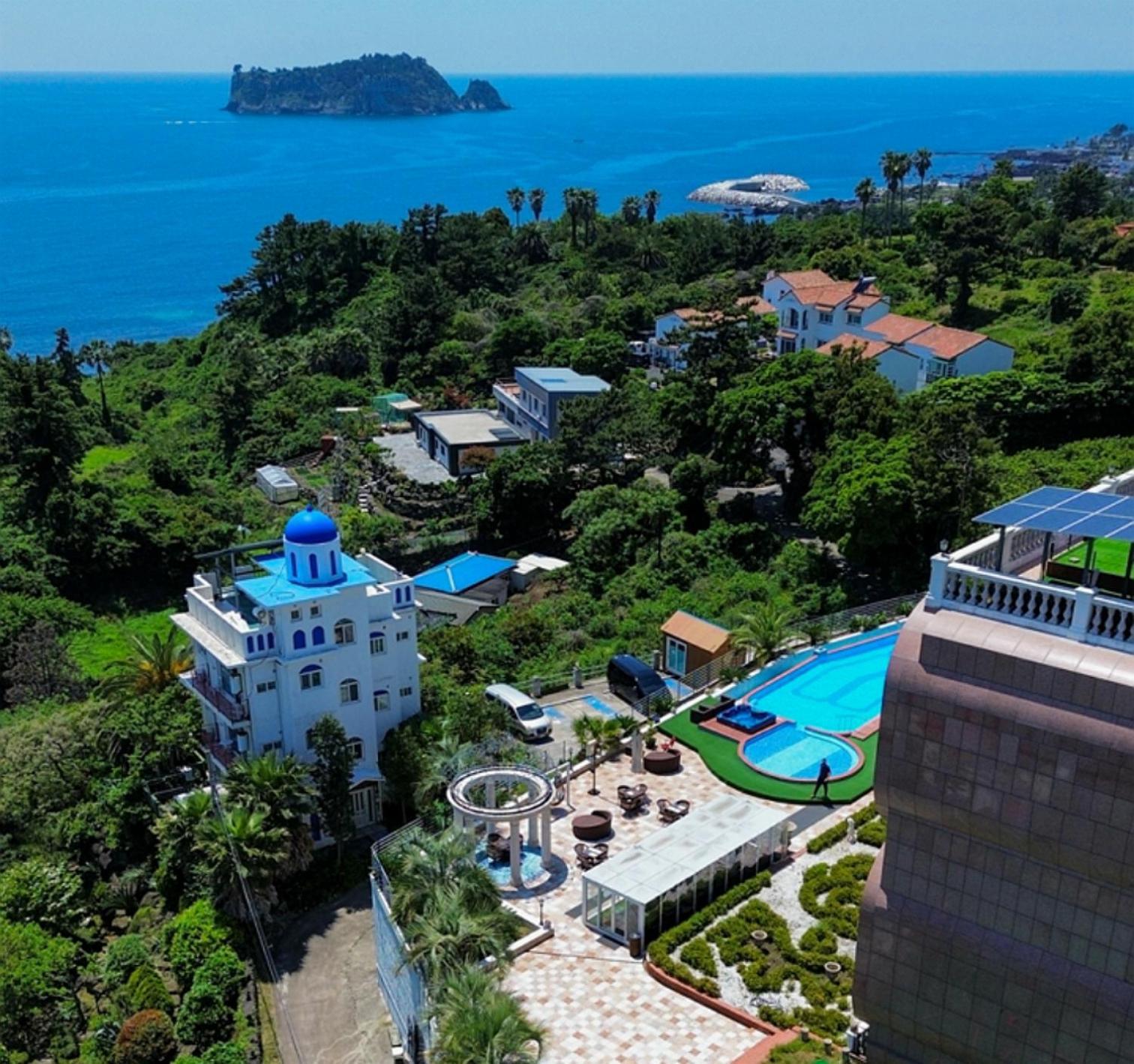Goldone Hotel & Suites Seogwipo Extérieur photo